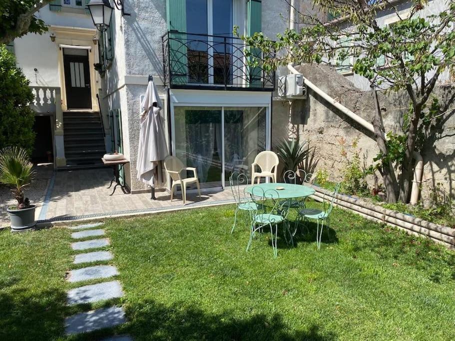 Charmant Studio Avec Jardin Avignon Exteriör bild